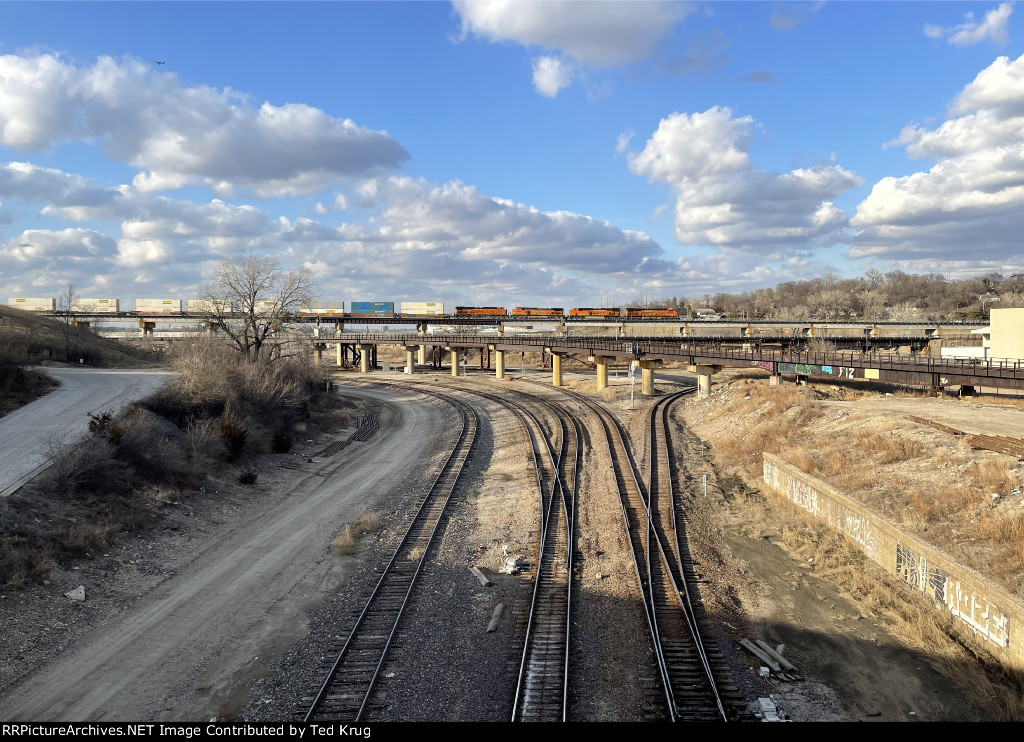 BNSF 6986, 7140, 4445 & 7154